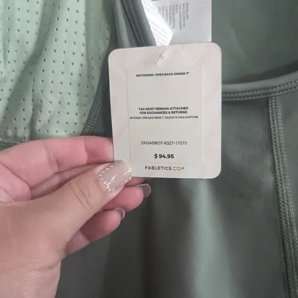 Fabletics Khloe Kardashian - Picture 5 of 7